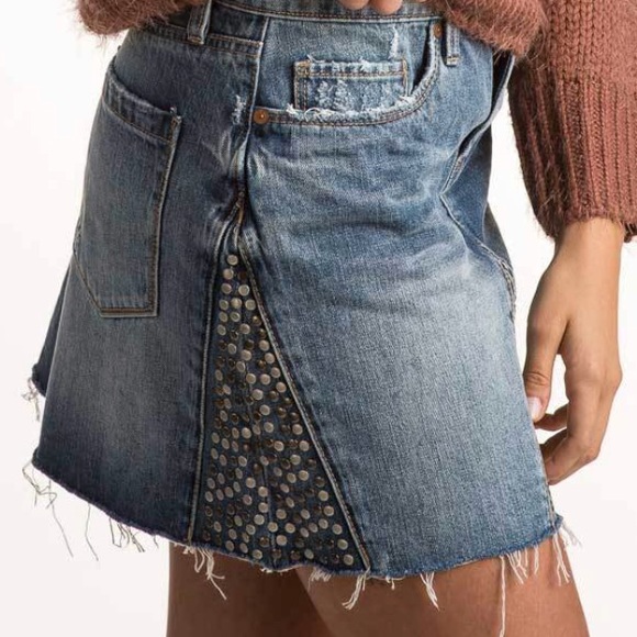 Blank NYC denim studded mini skirt - Picture 2 of 8